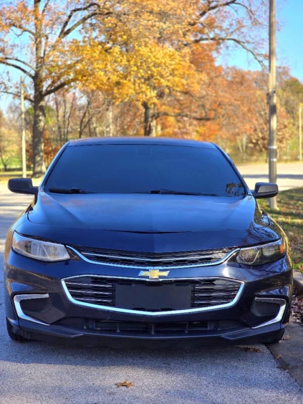 2017 Chevrolet Malibu 1LS photo 2