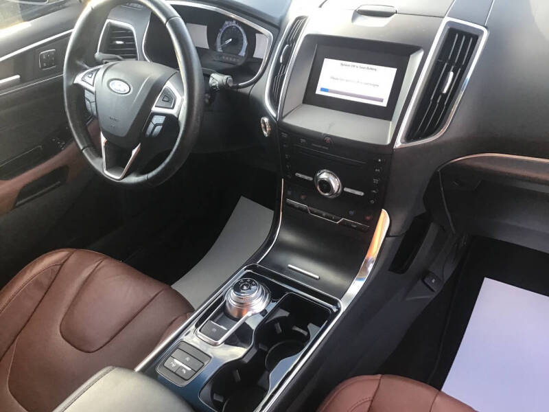 2019 Ford Edge Titanium