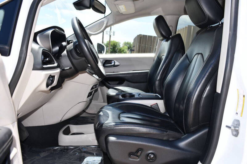 2022 Chrysler Pacifica Touring L