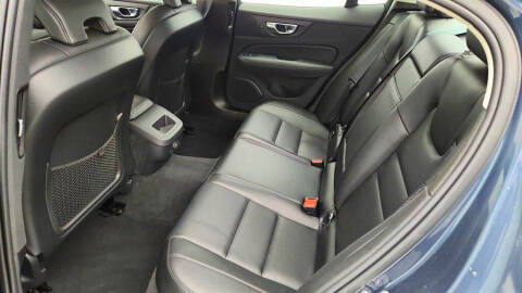 2024 Volvo S60 B5 Core Dark Theme