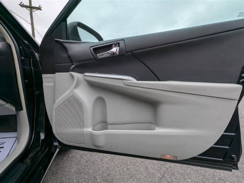 2014 Toyota Camry Hybrid LE