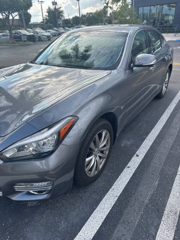 2015 Infiniti Q70 3.7