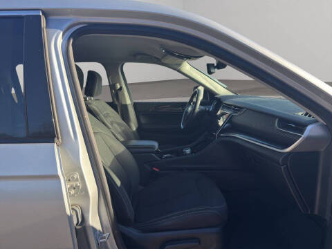 2023 Jeep Grand Cherokee L Laredo