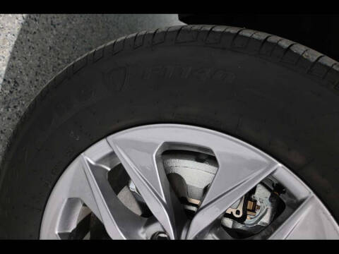 2025 Toyota Sienna LE 8-Passenger