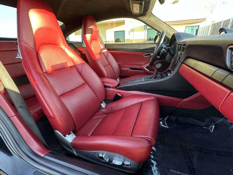 2017 Porsche 911 Carrera GTS