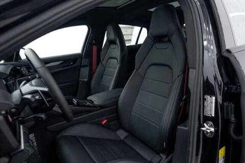 2026 Porsche Panamera 4