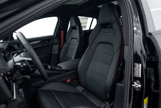 2026 Porsche Panamera 4