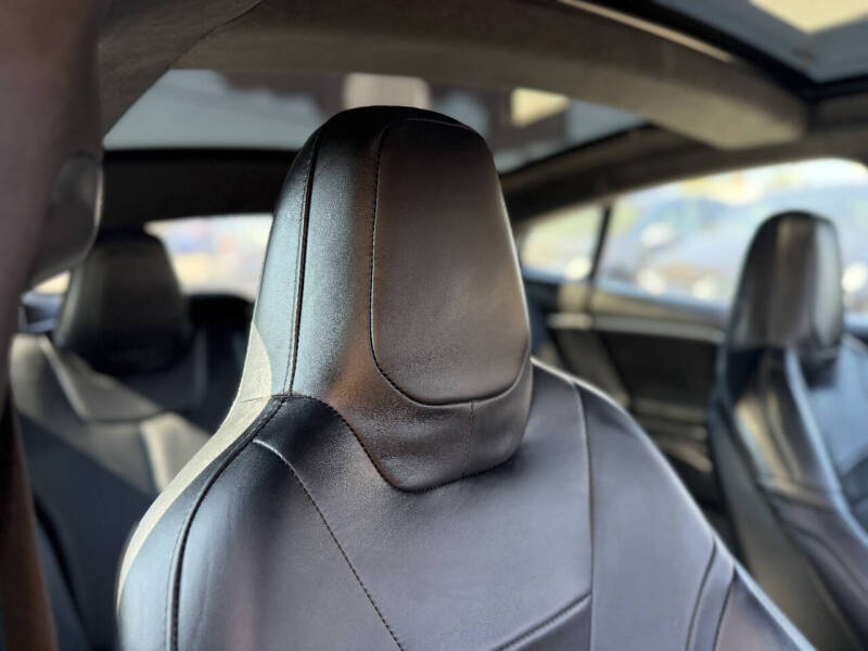2016 Tesla Model S 90D