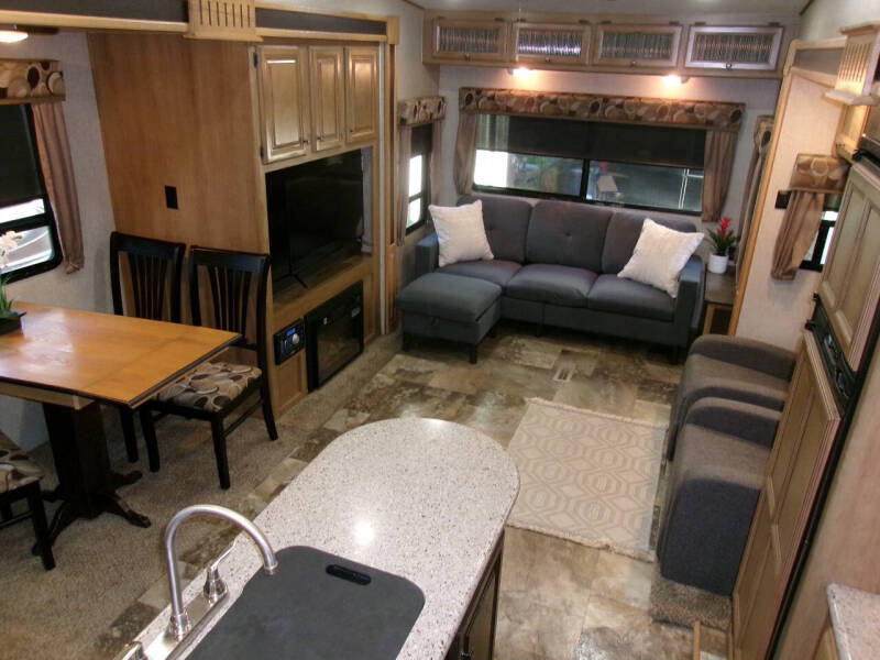 2015 Crossroads RV Cruiser 305RS