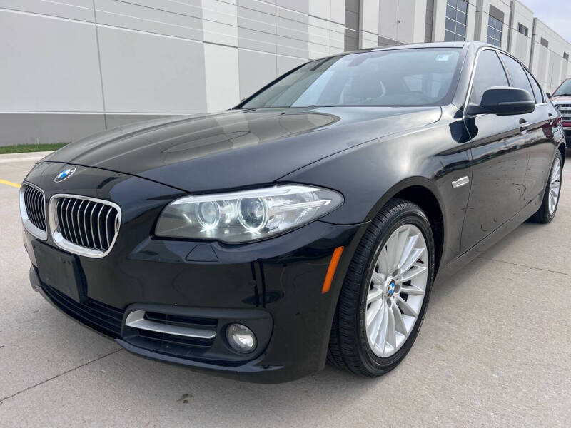 Used 2015 BMW 5 Series 528i with VIN WBA5A7C55FG143896 for sale in Elmhurst, IL