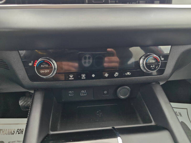 2024 Mitsubishi Outlander SE