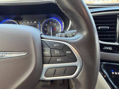 2017 Chrysler Pacifica Touring-L