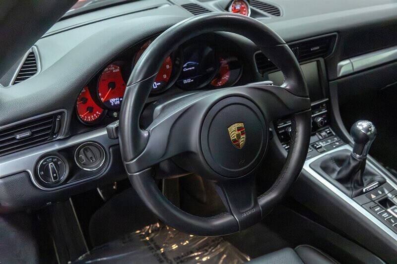 2015 Porsche 911 Carrera