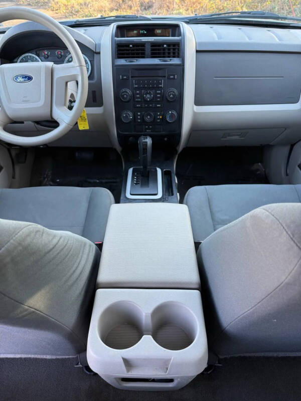 2011 Ford Escape XLS
