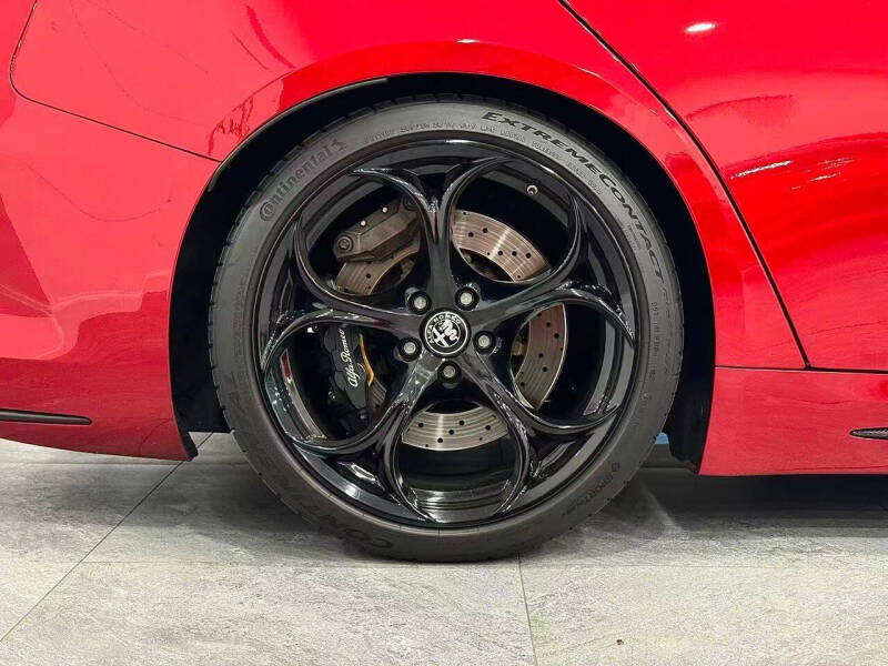 2017 Alfa Romeo Giulia Quadrifoglio