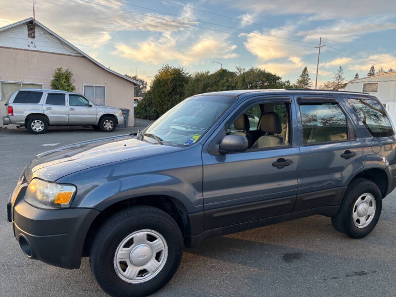 2005 Ford Escape XLS