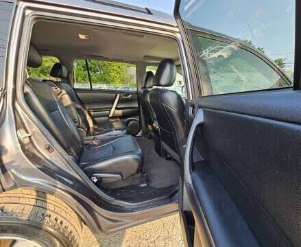 2011 Toyota Highlander SE