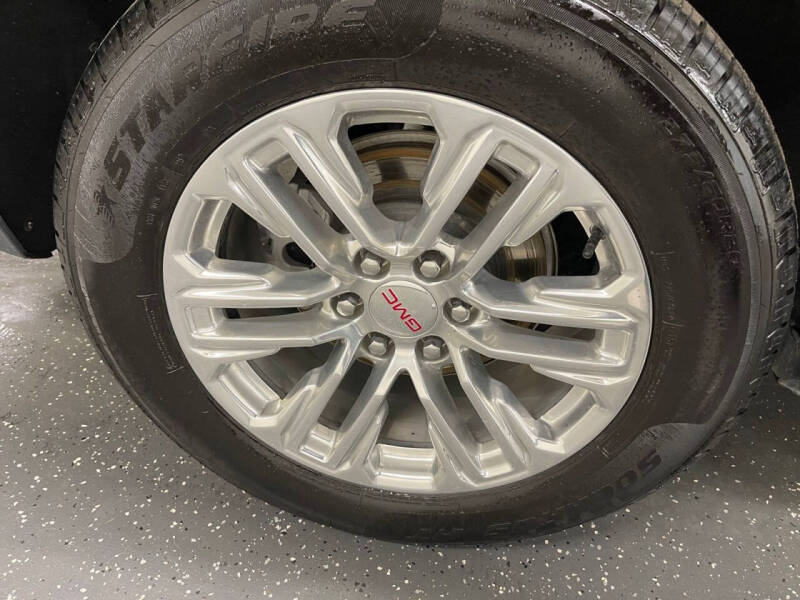 2024 GMC Yukon XL SLT