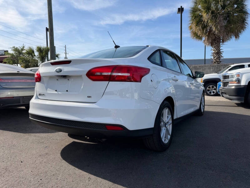 2017 Ford Focus SE