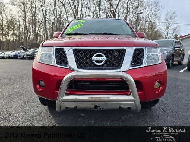 2012 Nissan Pathfinder LE