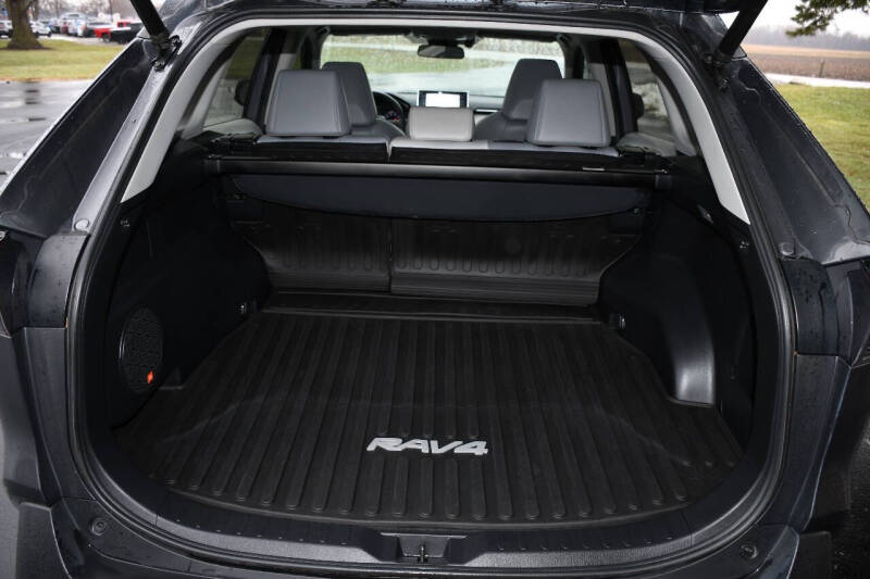 2020 Toyota RAV4 XLE Premium