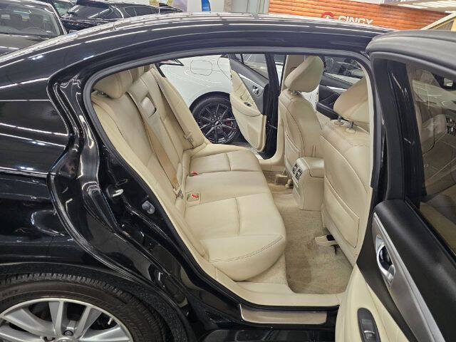 2015 Infiniti Q50 Premium