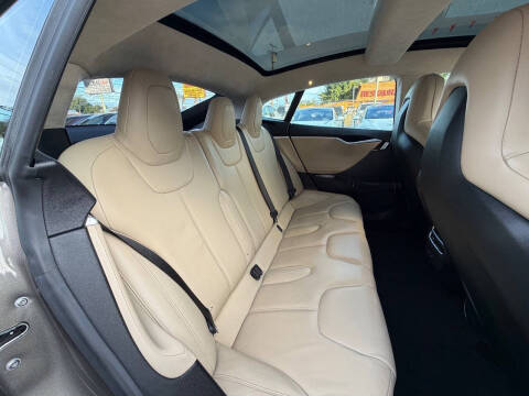 2016 Tesla Model S 90D