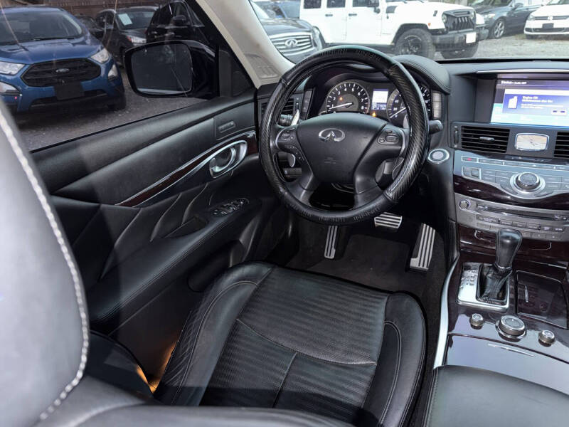 2012 Infiniti M37
