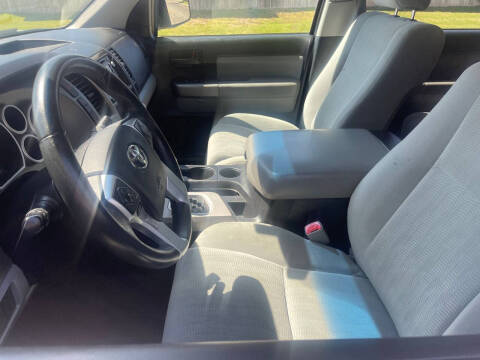 2016 Toyota Sequoia SR5