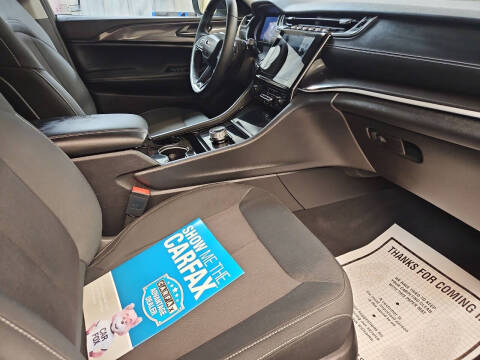 2023 Jeep Grand Cherokee L Laredo