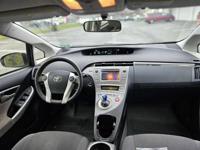 2013 Toyota Prius Plug-in Hybrid Advanced