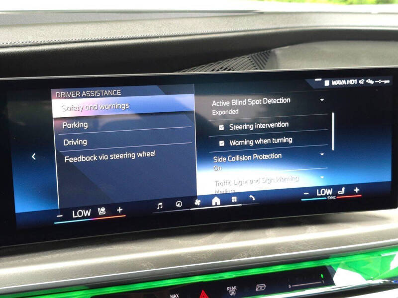 2023 BMW 7 Series 740i