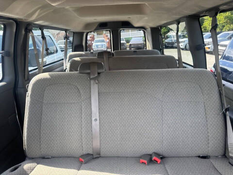 2025 Chevrolet Express LT 3500