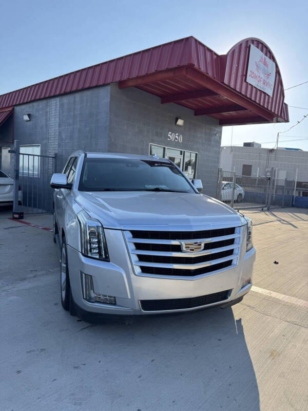 2016 Cadillac Escalade Luxury Collection