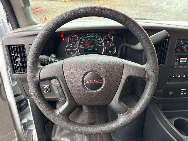 2025 GMC Savana 2500