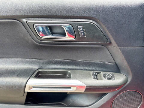 2017 Ford Mustang V6