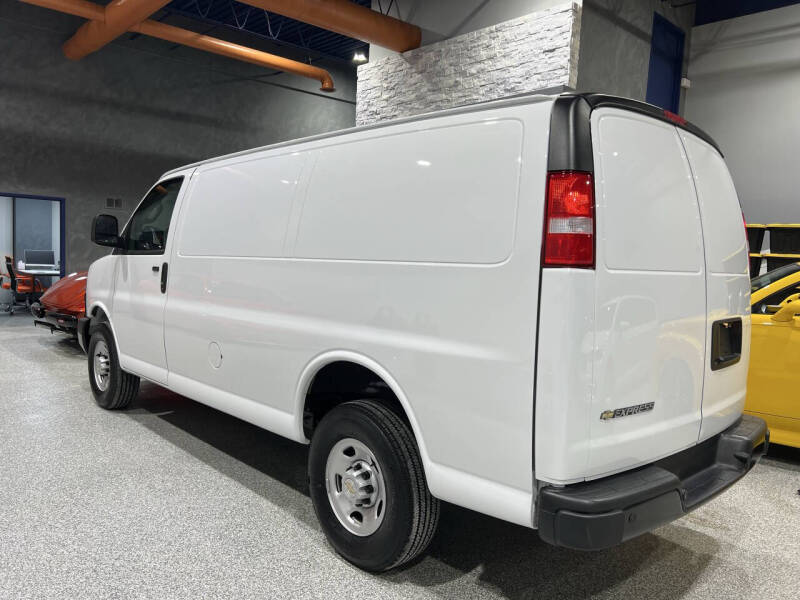 2024 Chevrolet Express 2500