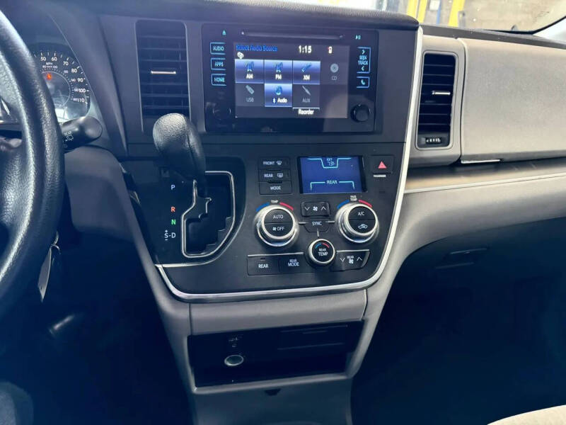 2015 Toyota Sienna