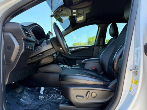 2025 Ford Escape Hybrid ST-Line Select
