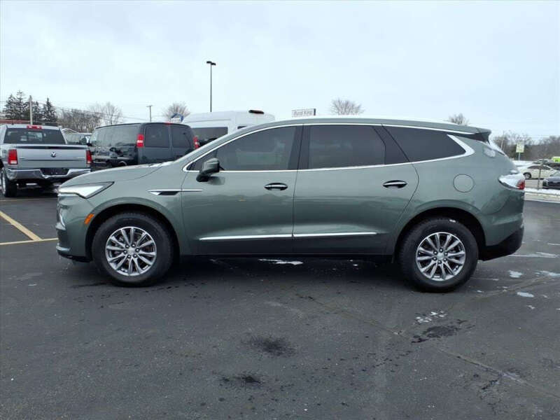 2022 Buick Enclave Essence