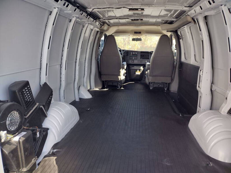 2025 Chevrolet Express 2500