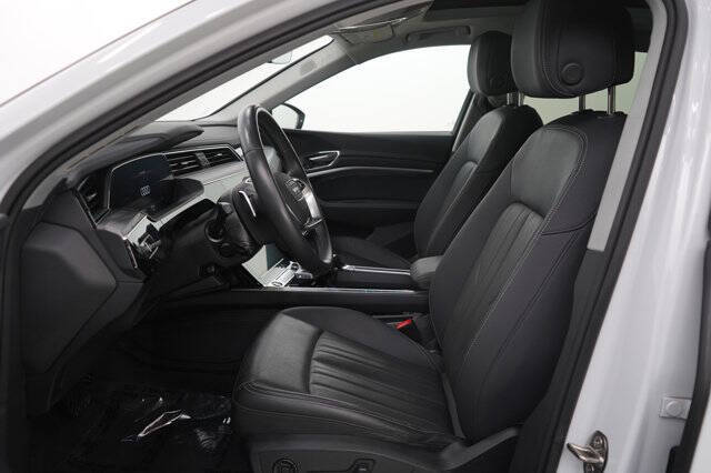 2023 Audi e-tron quattro Premium Plus