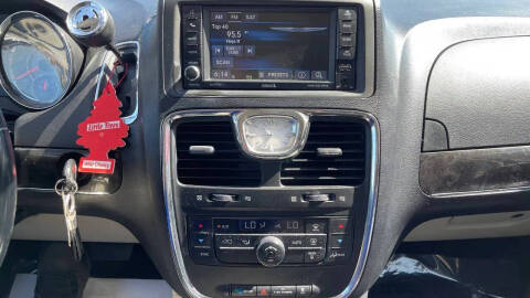 2014 Chrysler Town and Country Touring