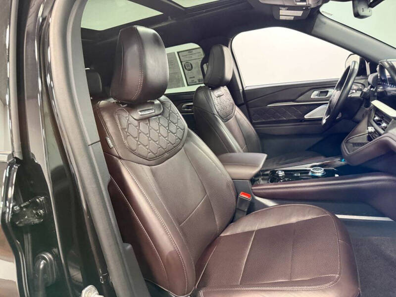 2025 Ford Explorer Platinum