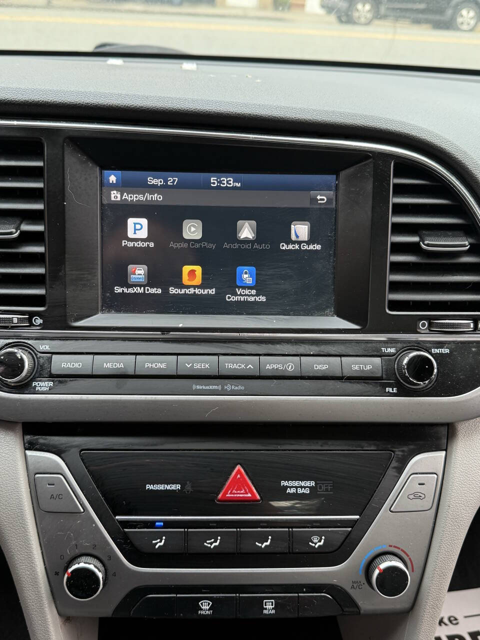 2017 Hyundai Elantra SE 4dr Sedan PZEV (US) - Black exterior view 9