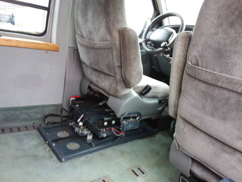 2005 Ford E-Series E-250 SD