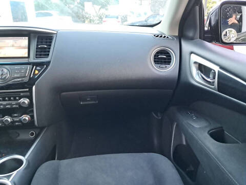 2015 Nissan Pathfinder SV