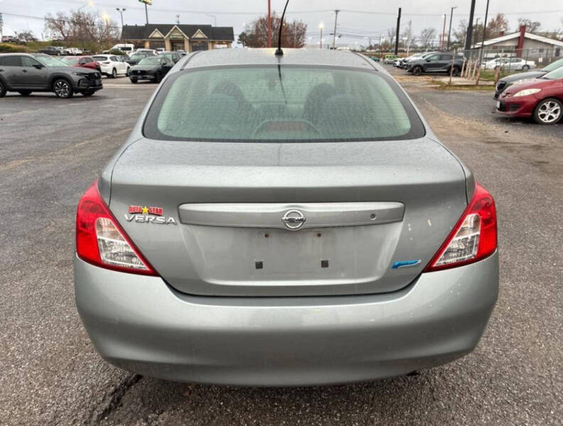 2013 Nissan Versa 1.6 S