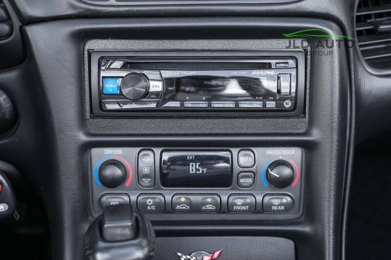 2004 Chevrolet Corvette