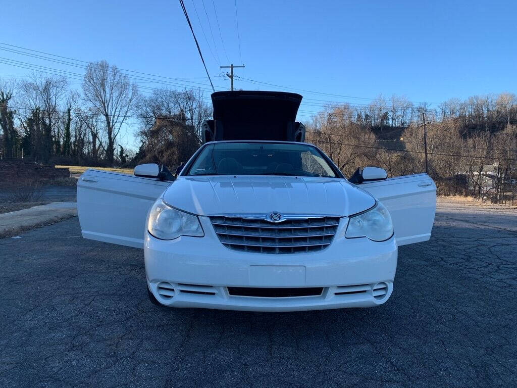 2009 Chrysler Sebring for sale at Car ConneXion Inc in Knoxville, TN